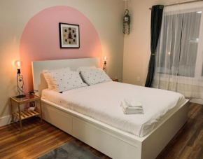 Tasteful Apt #108, Shared Rooftop Area